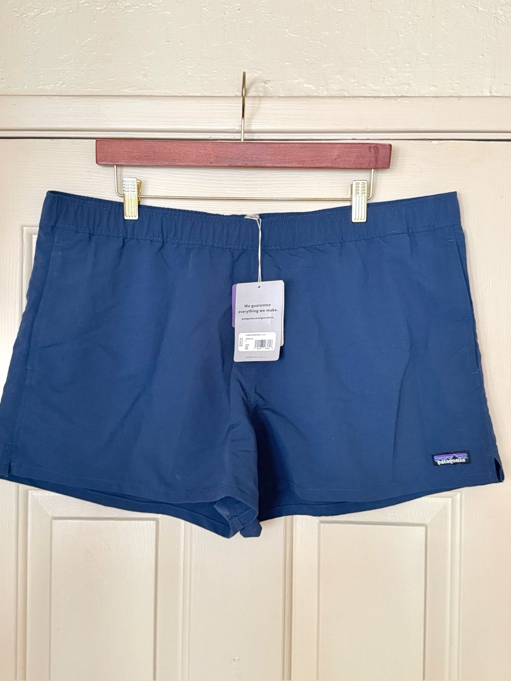 NWT Patagonia Barely Baggie Shorts 2.5” XL